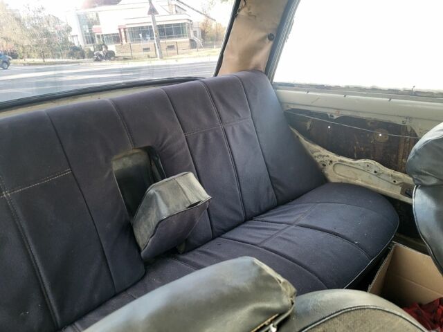 Бежевый ВАЗ 2106, объемом двигателя 0 л и пробегом 10 тыс. км за 362 $, фото 4 на Automoto.ua