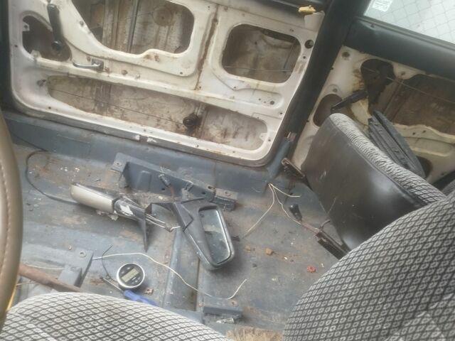 Бежевий ВАЗ 2106, об'ємом двигуна 1.6 л та пробігом 780 тис. км за 700 $, фото 6 на Automoto.ua