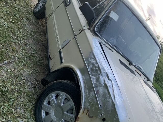 Бежевый ВАЗ 2106, объемом двигателя 1.1 л и пробегом 200 тыс. км за 250 $, фото 4 на Automoto.ua