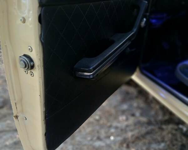 Бежевый ВАЗ 2106, объемом двигателя 1.3 л и пробегом 125 тыс. км за 2000 $, фото 13 на Automoto.ua