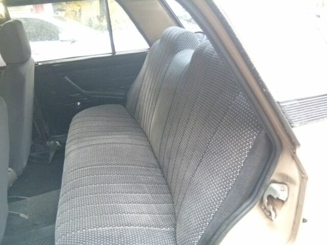 ВАЗ 2106 1990 в Конотопе на Automoto.ua Бежевый ВАЗ 2106, объемом двигателя 1.3 л и пробегом 880 тыс. км за 802 $, фото 4 на Automoto.ua