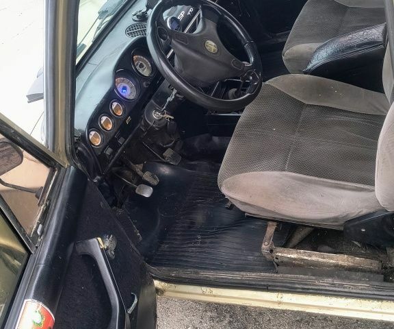 Бежевый ВАЗ 2106, объемом двигателя 1.7 л и пробегом 268 тыс. км за 643 $, фото 6 на Automoto.ua