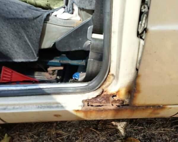 Бежевый ВАЗ 2106, объемом двигателя 1.6 л и пробегом 160 тыс. км за 600 $, фото 3 на Automoto.ua