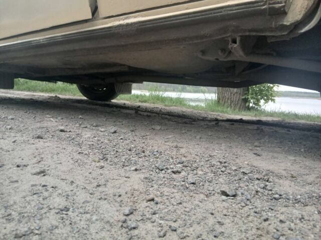 Бежевый ВАЗ 2106, объемом двигателя 1.6 л и пробегом 106 тыс. км за 1023 $, фото 19 на Automoto.ua