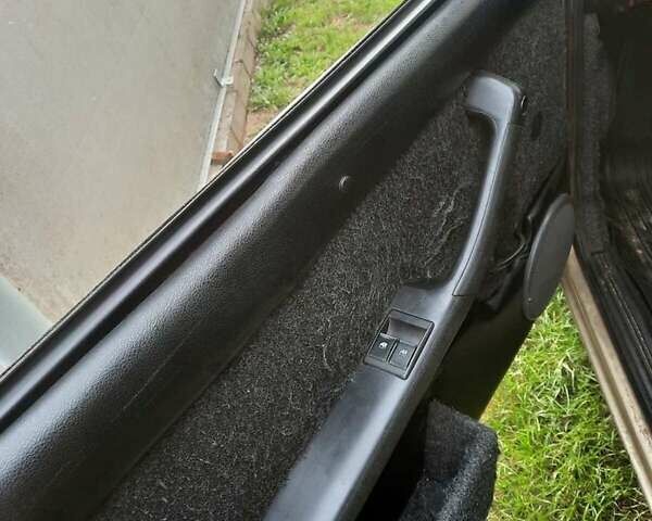 ВАЗ 2106 1994 в Черкассах на Automoto.ua Бежевый ВАЗ 2106, объемом двигателя 1.5 л и пробегом 120 тыс. км за 605 $, фото 6 на Automoto.ua