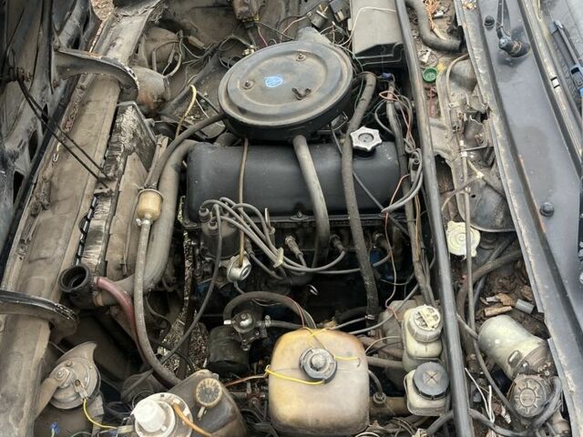 Черный ВАЗ 2106, объемом двигателя 1.6 л и пробегом 300 тыс. км за 378 $, фото 4 на Automoto.ua