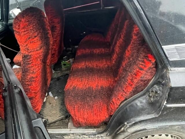 Чорний ВАЗ 2106, об'ємом двигуна 1 л та пробігом 98 тис. км за 356 $, фото 4 на Automoto.ua