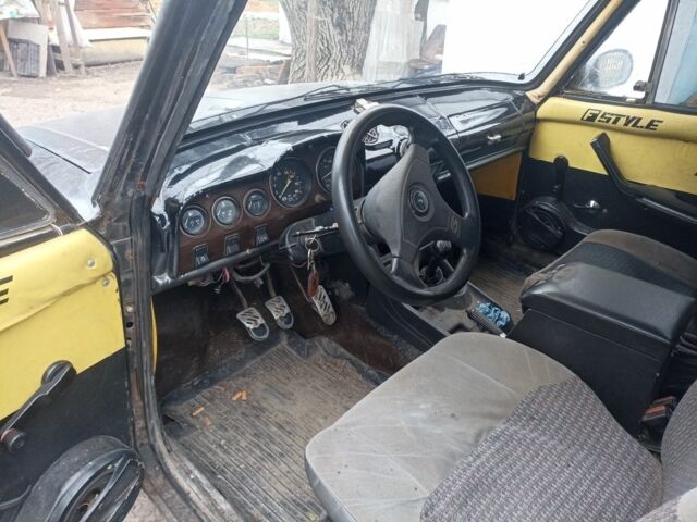 Черный ВАЗ 2106, объемом двигателя 0 л и пробегом 90 тыс. км за 333 $, фото 3 на Automoto.ua