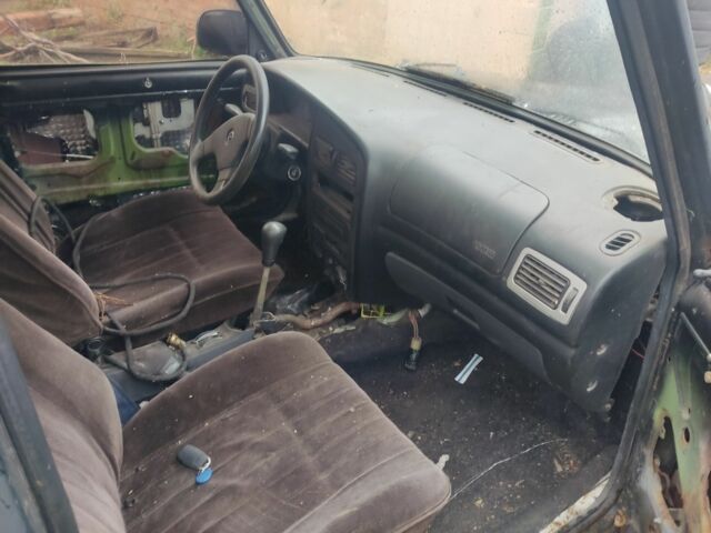 Черный ВАЗ 2106, объемом двигателя 1.3 л и пробегом 200 тыс. км за 550 $, фото 4 на Automoto.ua