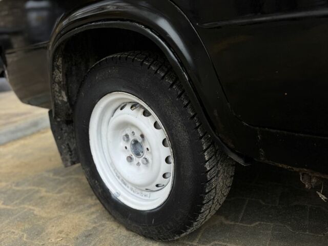 Черный ВАЗ 2106, объемом двигателя 1.3 л и пробегом 27 тыс. км за 940 $, фото 3 на Automoto.ua