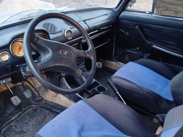 Черный ВАЗ 2106, объемом двигателя 1.5 л и пробегом 500 тыс. км за 425 $, фото 3 на Automoto.ua