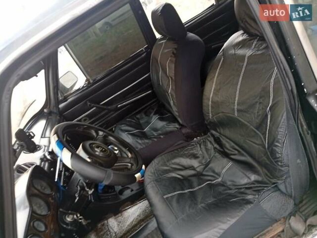 Чорний ВАЗ 2106, об'ємом двигуна 1.3 л та пробігом 250 тис. км за 642 $, фото 3 на Automoto.ua