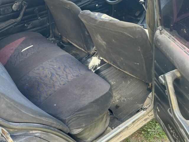 Чорний ВАЗ 2106, об'ємом двигуна 1.6 л та пробігом 80 тис. км за 1000 $, фото 6 на Automoto.ua