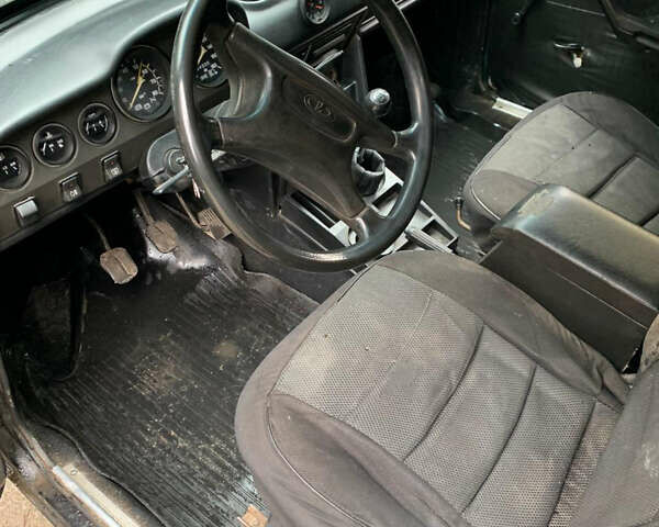 Черный ВАЗ 2106, объемом двигателя 1.6 л и пробегом 150 тыс. км за 943 $, фото 3 на Automoto.ua