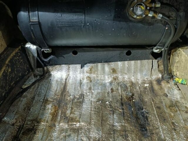 Фиолетовый ВАЗ 2106, объемом двигателя 1.3 л и пробегом 200 тыс. км за 400 $, фото 5 на Automoto.ua