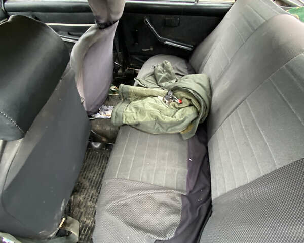 Фиолетовый ВАЗ 2106, объемом двигателя 1.3 л и пробегом 18 тыс. км за 471 $, фото 12 на Automoto.ua