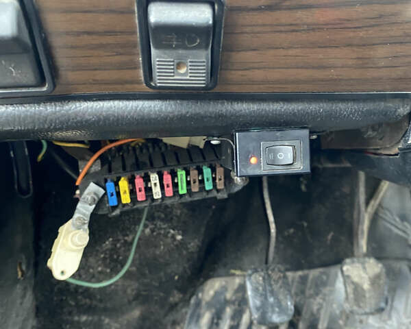 Фиолетовый ВАЗ 2106, объемом двигателя 1.3 л и пробегом 18 тыс. км за 471 $, фото 10 на Automoto.ua