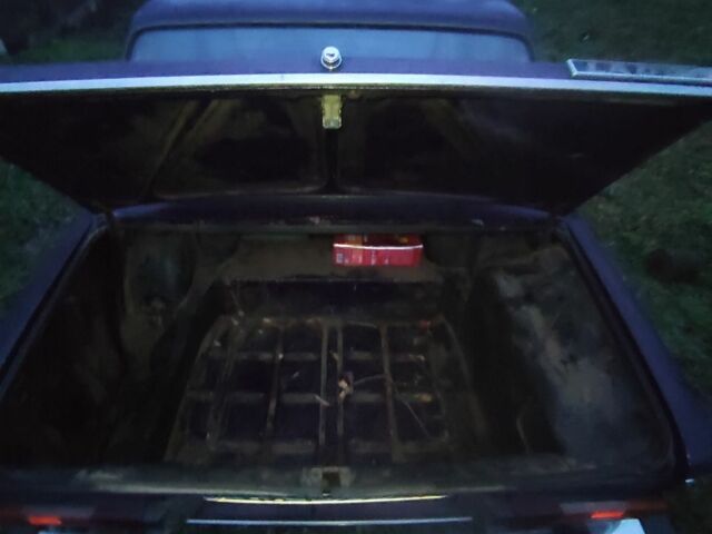 Фиолетовый ВАЗ 2106, объемом двигателя 1 л и пробегом 77 тыс. км за 592 $, фото 5 на Automoto.ua