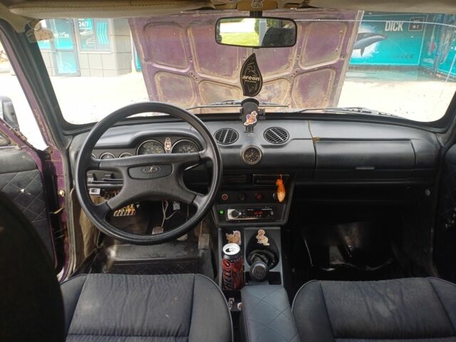 Фиолетовый ВАЗ 2106, объемом двигателя 1.3 л и пробегом 200 тыс. км за 842 $, фото 8 на Automoto.ua