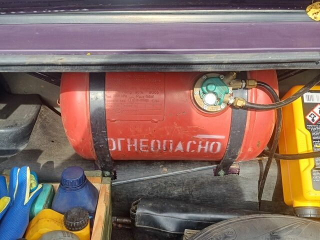 Фиолетовый ВАЗ 2106, объемом двигателя 1.3 л и пробегом 200 тыс. км за 842 $, фото 9 на Automoto.ua