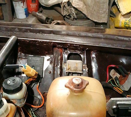 Коричневый ВАЗ 2106, объемом двигателя 1.3 л и пробегом 100 тыс. км за 650 $, фото 3 на Automoto.ua