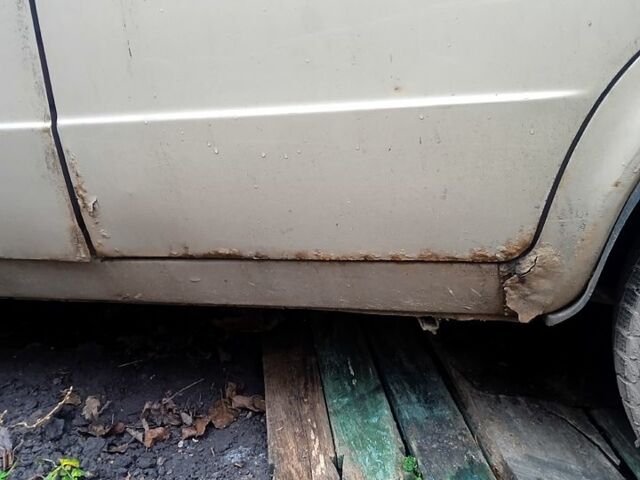 Коричневый ВАЗ 2106, объемом двигателя 1.3 л и пробегом 200 тыс. км за 650 $, фото 3 на Automoto.ua