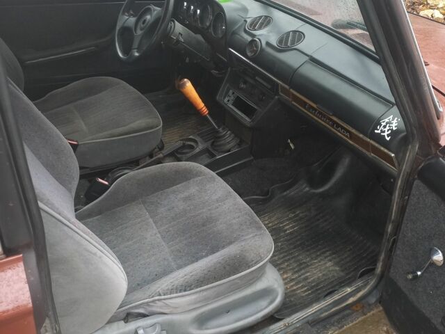 Коричневый ВАЗ 2106, объемом двигателя 0 л и пробегом 7 тыс. км за 400 $, фото 3 на Automoto.ua