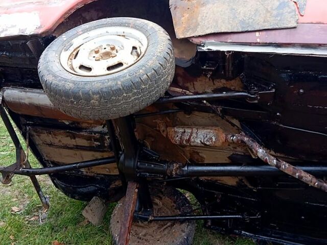 Красный ВАЗ 2106, объемом двигателя 1.6 л и пробегом 170 тыс. км за 750 $, фото 3 на Automoto.ua