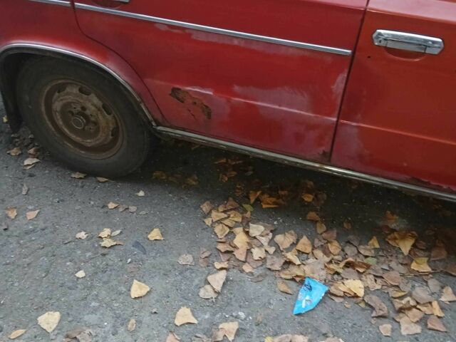 ВАЗ 2106 1977 в Днепре (Днепропетровске) на Automoto.ua Красный ВАЗ 2106, объемом двигателя 1.3 л и пробегом 1000 тыс. км за 406 $, фото 10 на Automoto.ua