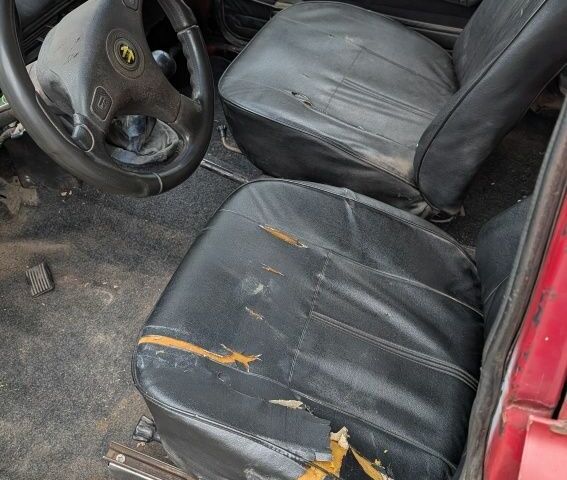 ВАЗ 2106 1978 в Днепре (Днепропетровске) на Automoto.ua Красный ВАЗ 2106, объемом двигателя 1.6 л и пробегом 178 тыс. км за 385 $, фото 7 на Automoto.ua