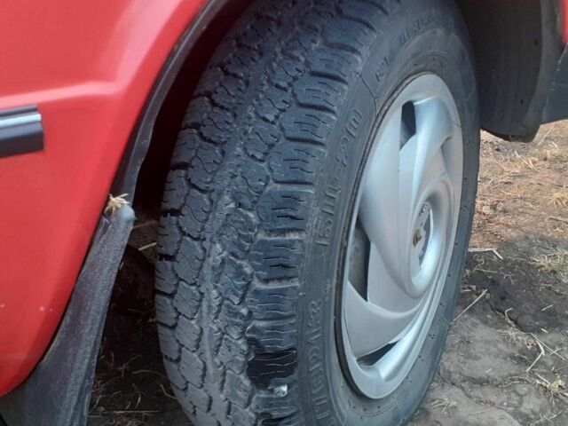 Червоний ВАЗ 2106, об'ємом двигуна 1.57 л та пробігом 500 тис. км за 800 $, фото 16 на Automoto.ua