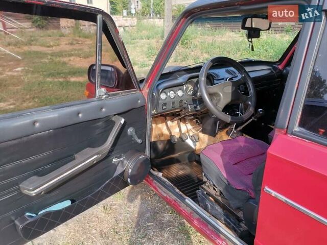 Красный ВАЗ 2106, объемом двигателя 0 л и пробегом 180 тыс. км за 967 $, фото 4 на Automoto.ua