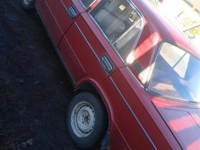 Красный ВАЗ 2106, объемом двигателя 1 л и пробегом 111 тыс. км за 382 $, фото 2 на Automoto.ua