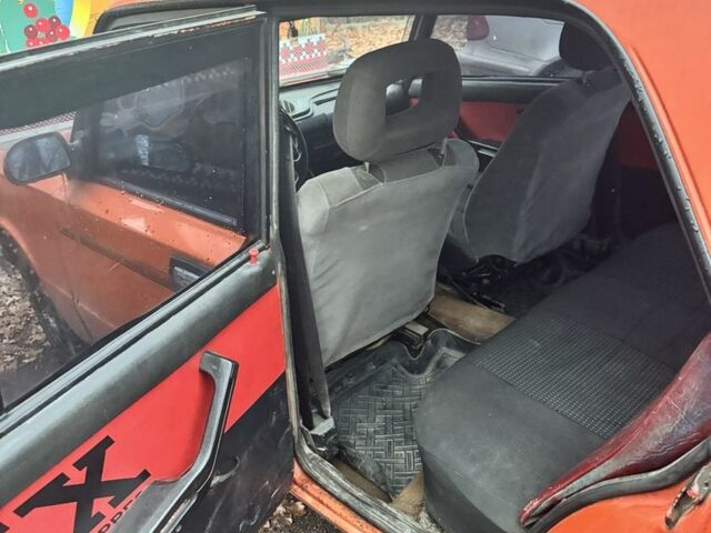 Красный ВАЗ 2106, объемом двигателя 1.5 л и пробегом 80 тыс. км за 523 $, фото 2 на Automoto.ua