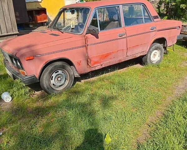Красный ВАЗ 2106, объемом двигателя 1.5 л и пробегом 300 тыс. км за 726 $, фото 1 на Automoto.ua