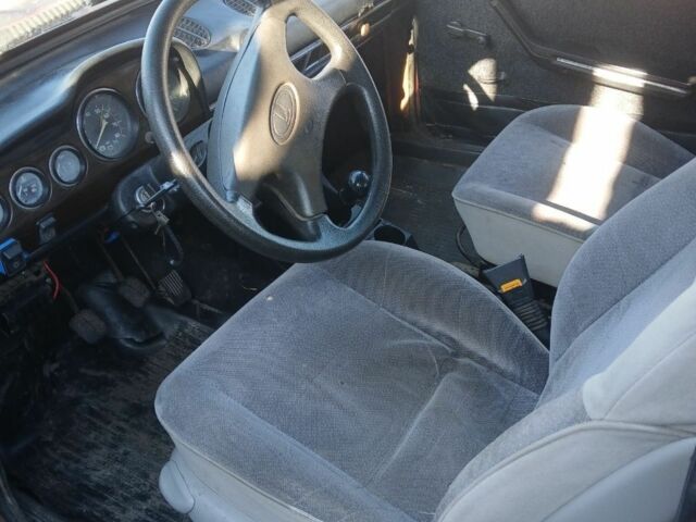 Красный ВАЗ 2106, объемом двигателя 1 л и пробегом 111 тыс. км за 382 $, фото 3 на Automoto.ua