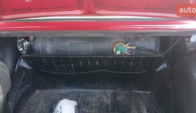 Красный ВАЗ 2106, объемом двигателя 1.6 л и пробегом 90 тыс. км за 1300 $, фото 5 на Automoto.ua