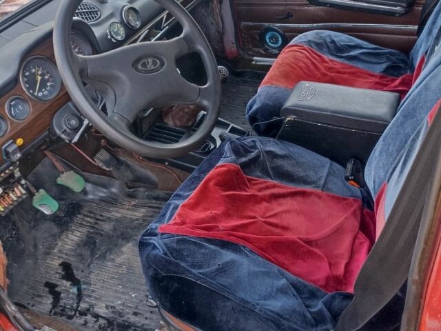 Красный ВАЗ 2106, объемом двигателя 1.5 л и пробегом 70 тыс. км за 700 $, фото 3 на Automoto.ua