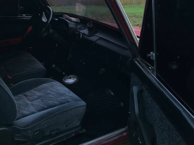 Красный ВАЗ 2106, объемом двигателя 1.6 л и пробегом 200 тыс. км за 1072 $, фото 5 на Automoto.ua