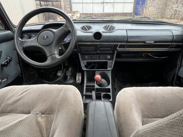 Красный ВАЗ 2106, объемом двигателя 0 л и пробегом 120 тыс. км за 537 $, фото 6 на Automoto.ua