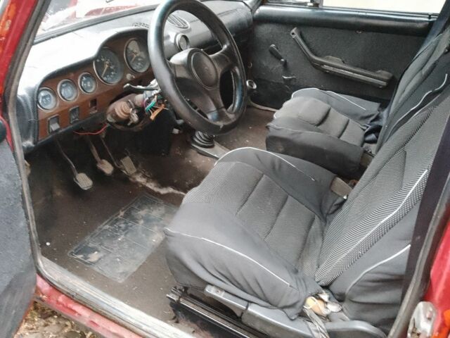 Красный ВАЗ 2106, объемом двигателя 1.3 л и пробегом 100 тыс. км за 286 $, фото 5 на Automoto.ua