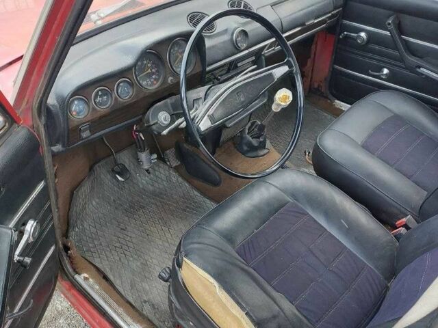 Красный ВАЗ 2106, объемом двигателя 1.5 л и пробегом 85 тыс. км за 238 $, фото 4 на Automoto.ua