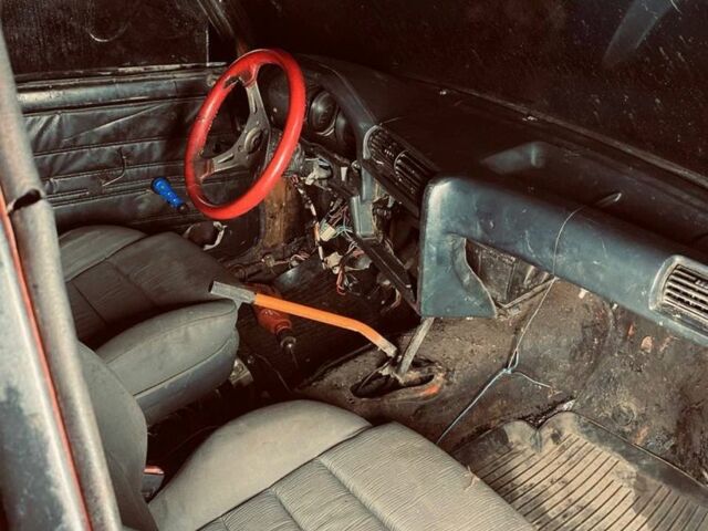 Червоний ВАЗ 2106, об'ємом двигуна 1.2 л та пробігом 1000 тис. км за 369 $, фото 4 на Automoto.ua