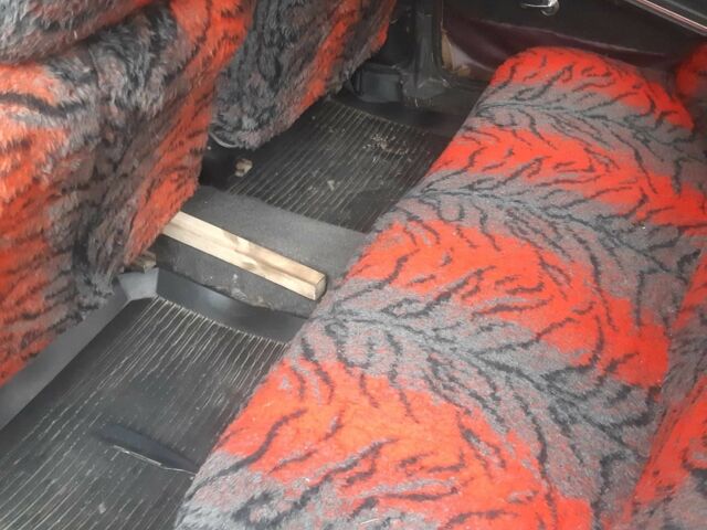 Красный ВАЗ 2106, объемом двигателя 1.6 л и пробегом 300 тыс. км за 143 $, фото 5 на Automoto.ua