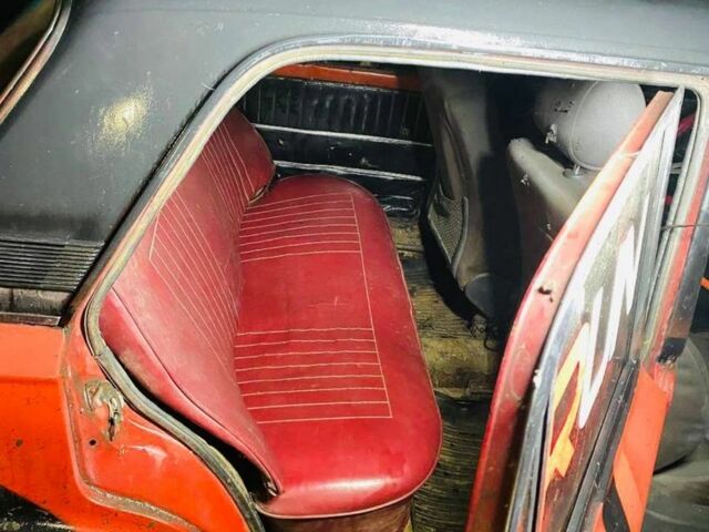 Червоний ВАЗ 2106, об'ємом двигуна 1.2 л та пробігом 1000 тис. км за 369 $, фото 6 на Automoto.ua