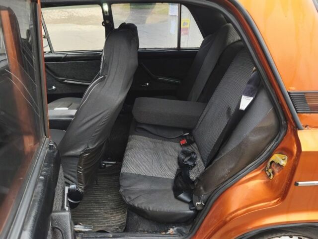 Красный ВАЗ 2106, объемом двигателя 1.6 л и пробегом 50 тыс. км за 700 $, фото 6 на Automoto.ua