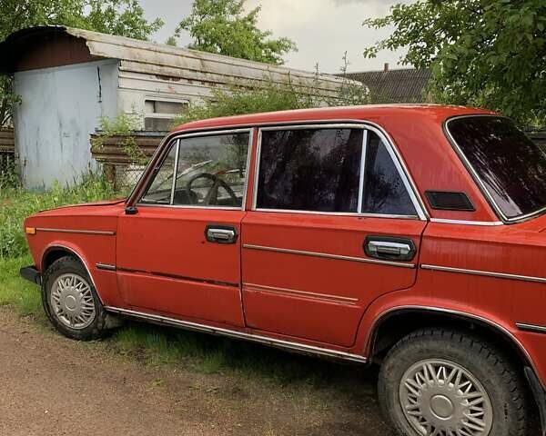 Красный ВАЗ 2106, объемом двигателя 0 л и пробегом 300 тыс. км за 450 $, фото 1 на Automoto.ua