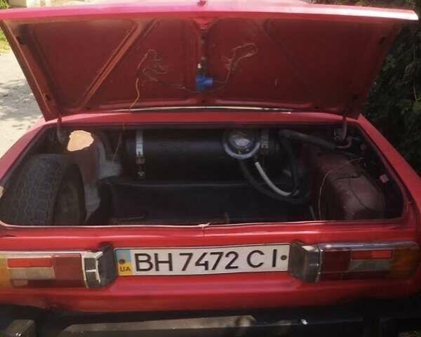 Красный ВАЗ 2106, объемом двигателя 1.6 л и пробегом 200 тыс. км за 750 $, фото 4 на Automoto.ua