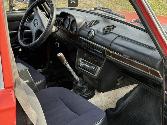 ВАЗ 2106 1984 в Вольнянске на Automoto.ua Красный ВАЗ 2106, объемом двигателя 1.3 л и пробегом 70 тыс. км за 738 $, фото 5 на Automoto.ua