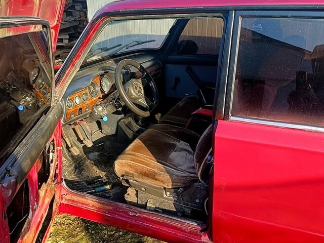 Красный ВАЗ 2106, объемом двигателя 1.6 л и пробегом 200 тыс. км за 500 $, фото 1 на Automoto.ua